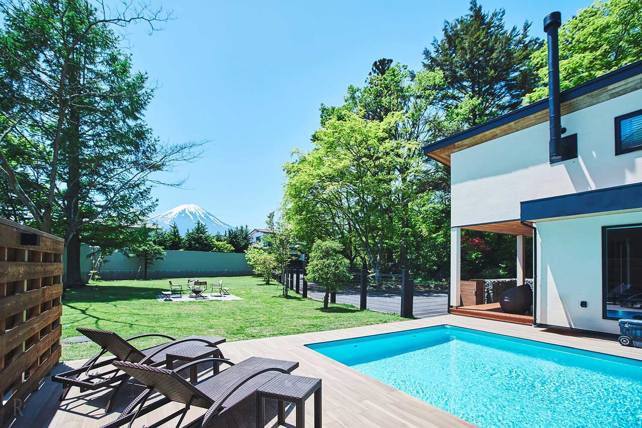 広大なドッグランを備えたペットフレンドリーヴィラ