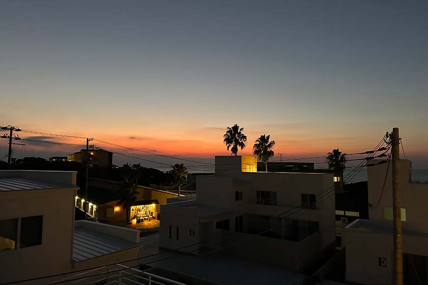 ルーフトップバルコニーから眺める夕陽
