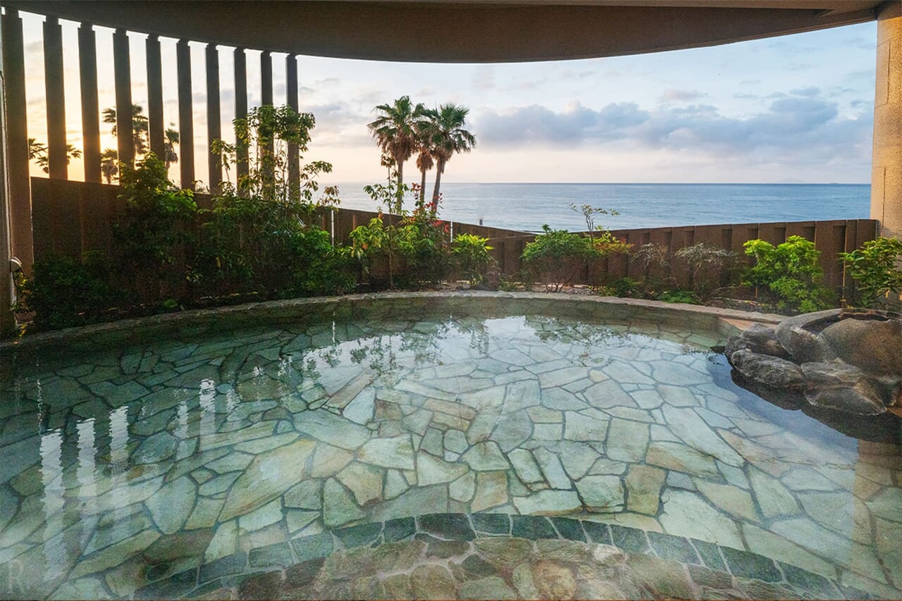 自家源泉「神の湯」を使用