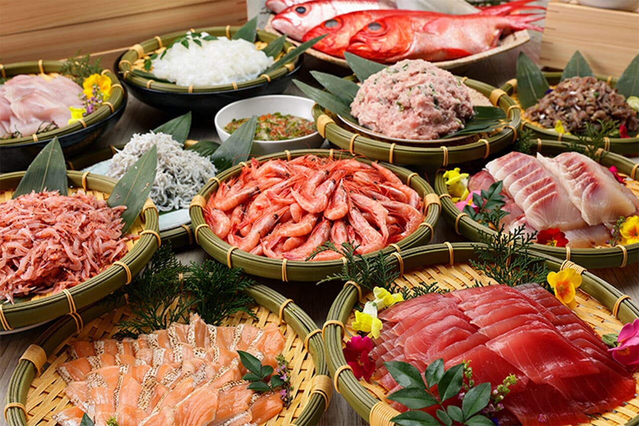 海を見渡すレストランで味わう「海鮮和洋ビュッフェ」