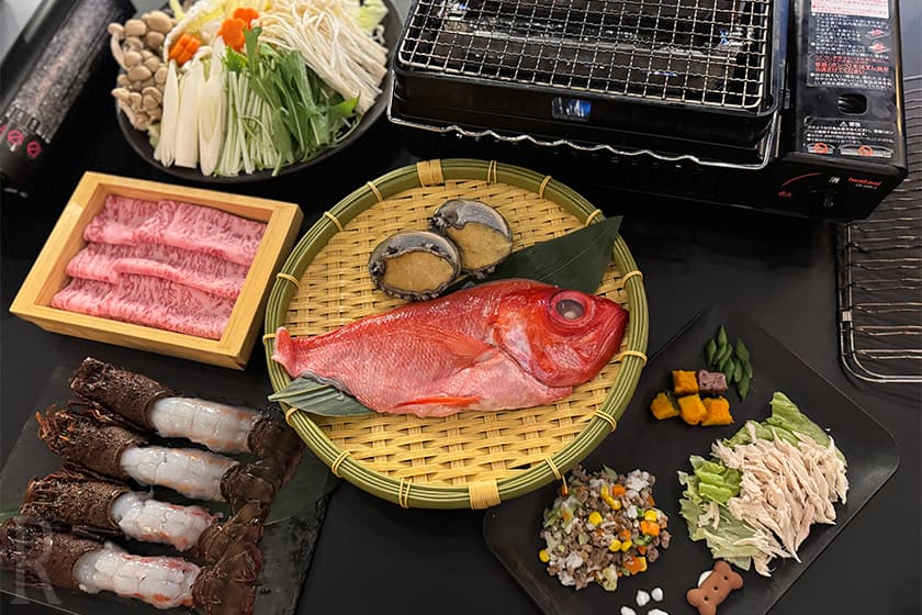 ディナーは伊勢海老つきの豪華なコースをチョイス。