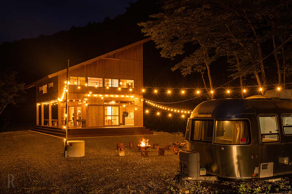 山のふもとで贅沢に楽しむ貸切キャンプ