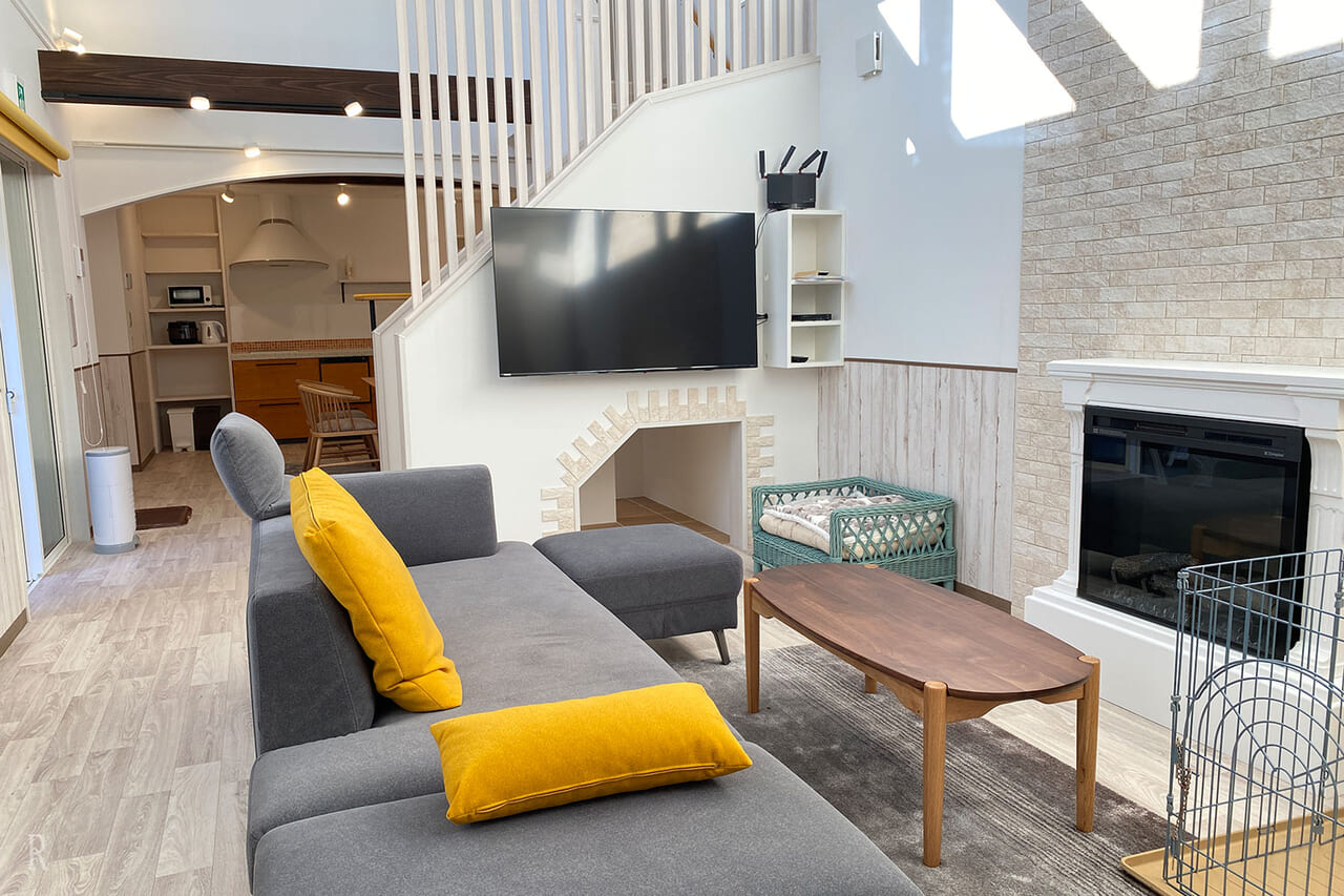 広々とした吹き抜けのリビング