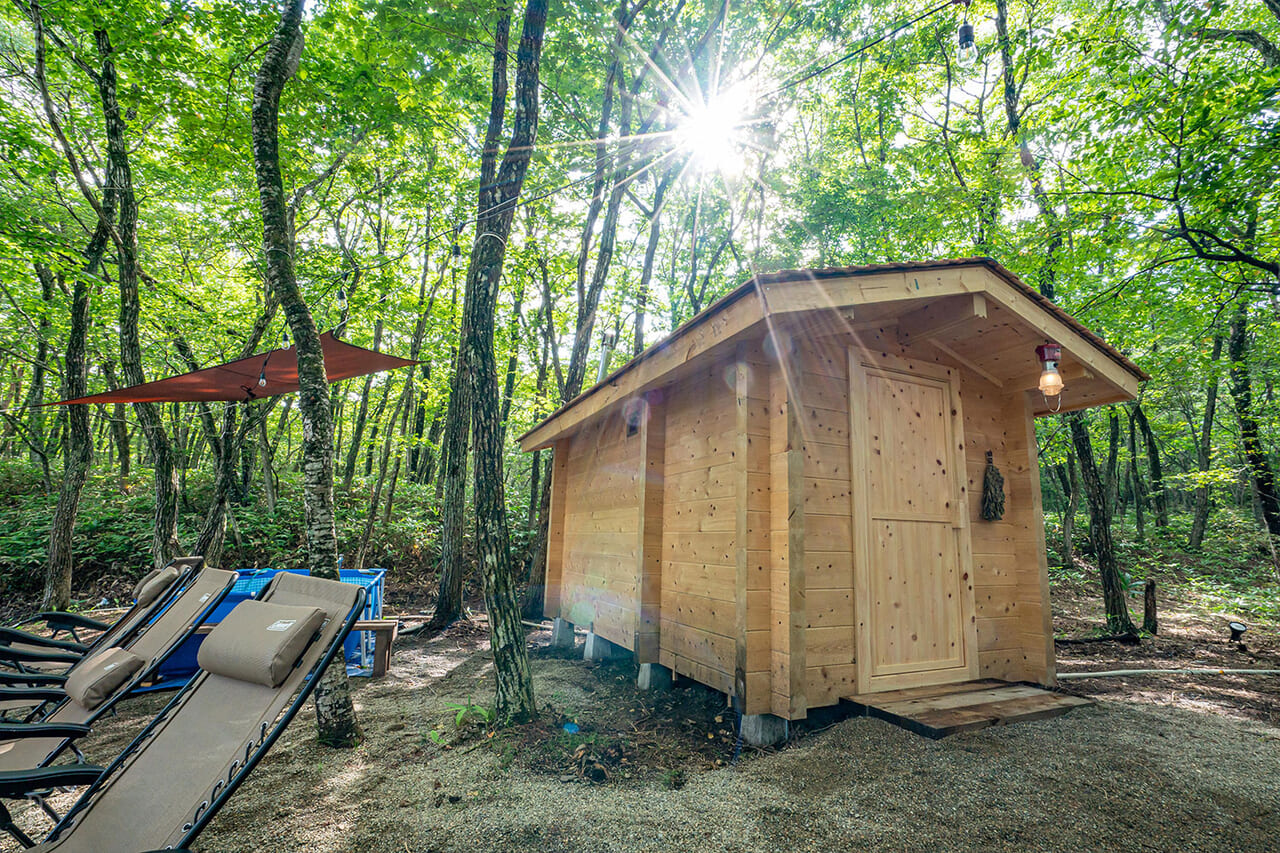 大自然の中で自分だけの時間を楽しめるフィンランド式ログハウスサウナ