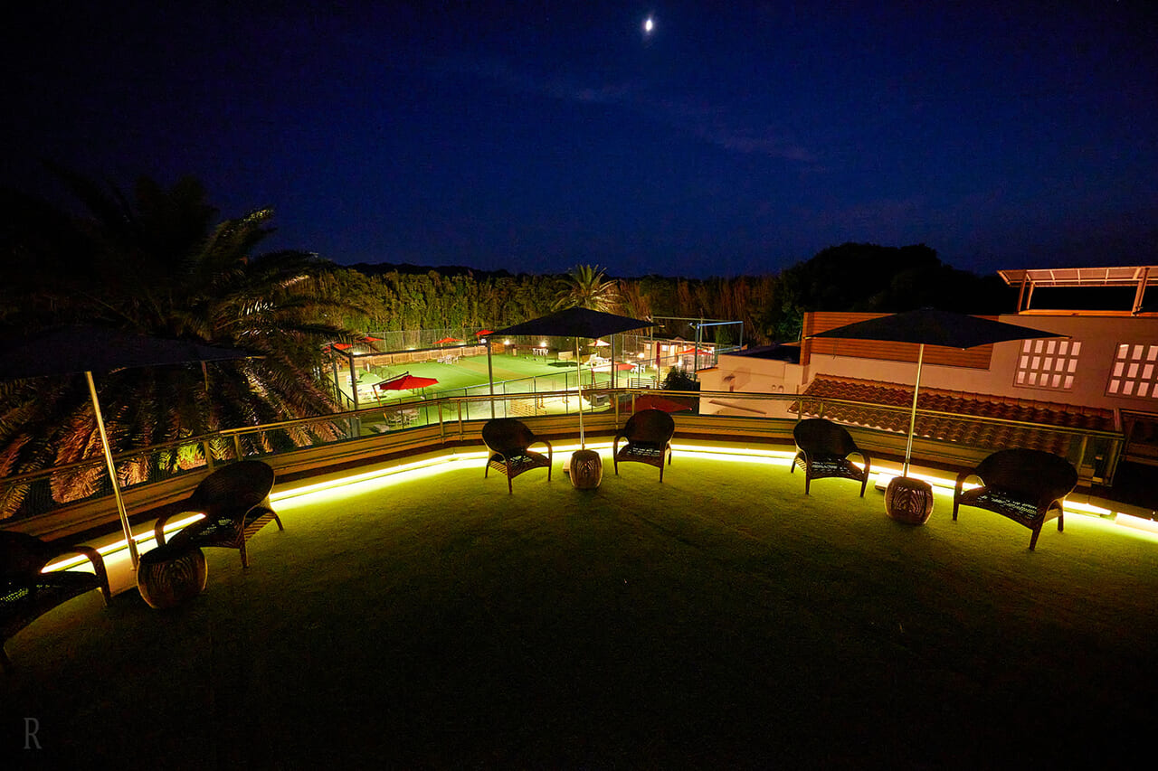 眺めのよい2Fに位置する屋上ドッグラン