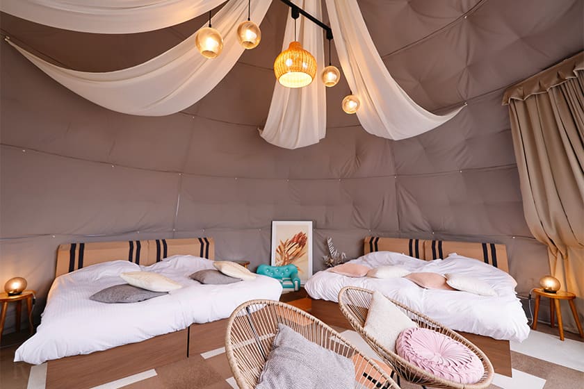 温かみのあるカラーで統一された天蓋付きの女子心をくすぐるかわいいドーム内