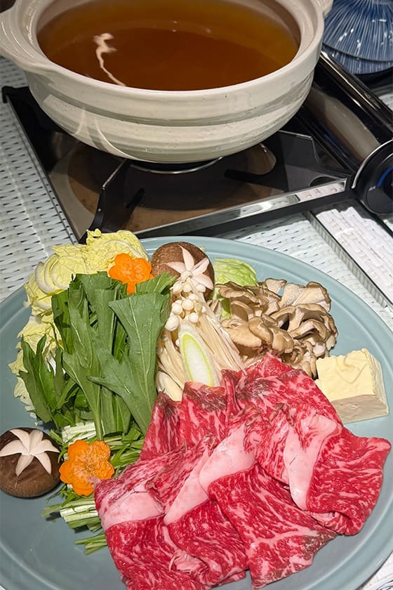 夕食は「カリコ熟成肉“極”、霜降り淡路牛ロースのしゃぶしゃぶコース」をいただきました。