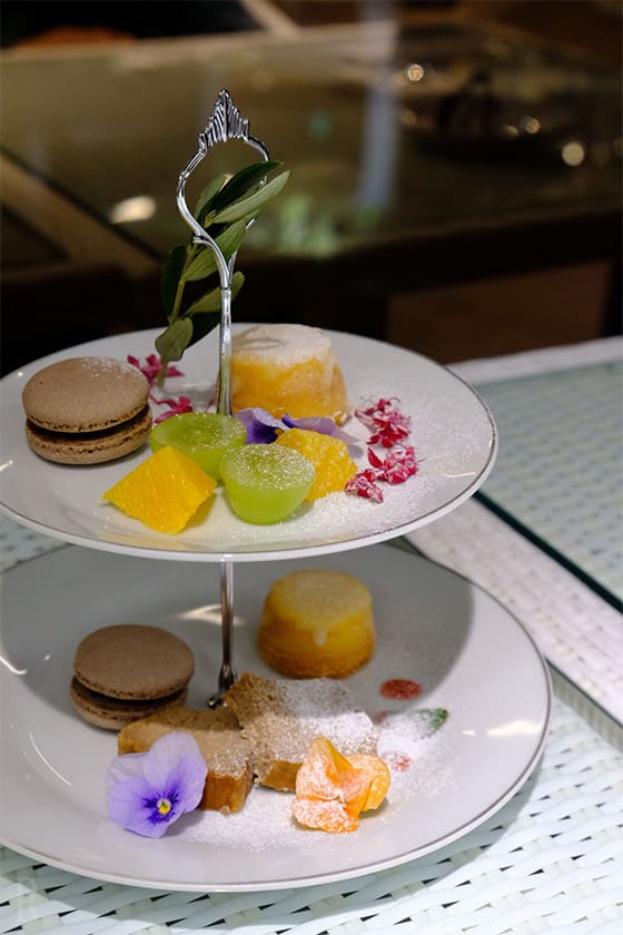 デザート3種とフルーツ