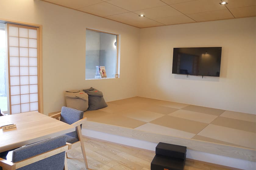 室内は床暖房完備で、足元からぽかぽか。