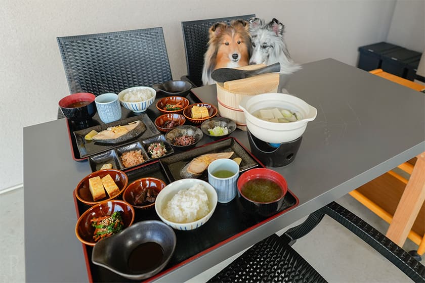 朝食は選べる和洋スタイルで、私たちは和朝食をチョイス。