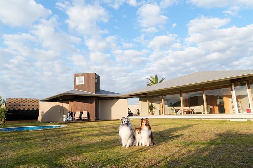 なんでも揃う管理棟でチェックイン