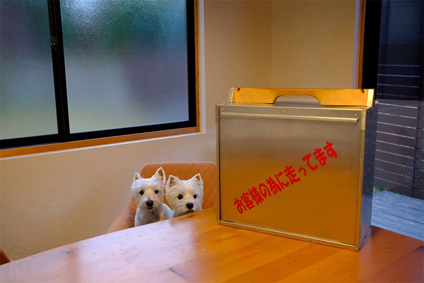 朝食は置き配スタイル